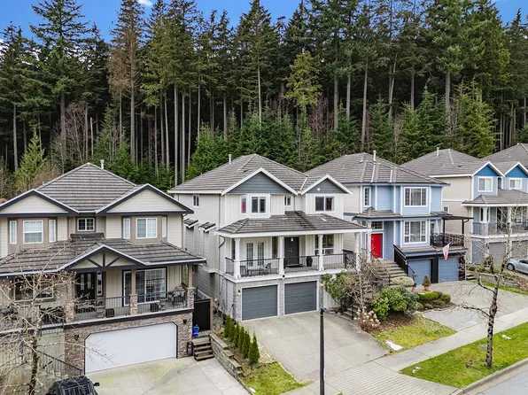 3376 Plateau Blvd, Coquitlam, BC V3E 3R3