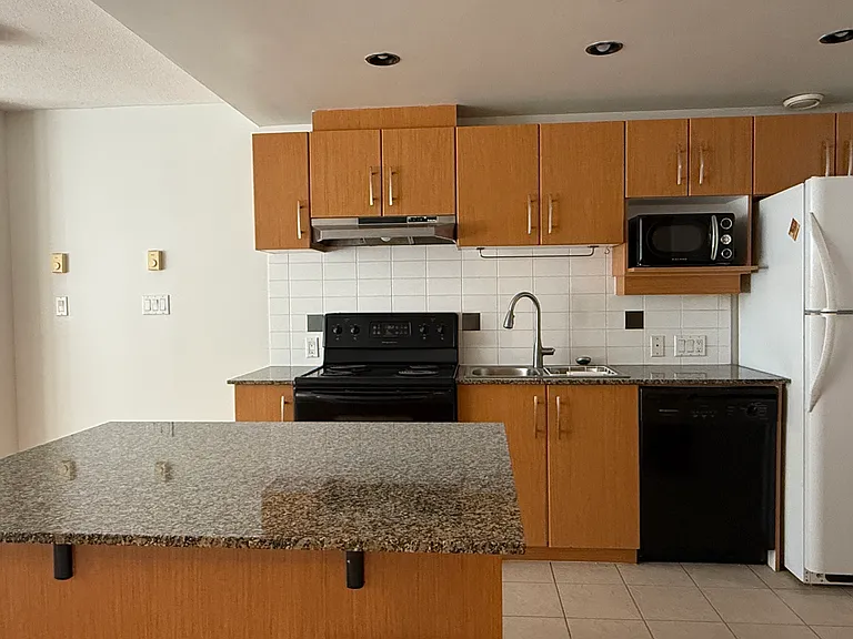 9298 University Cres #6 — Photo 8