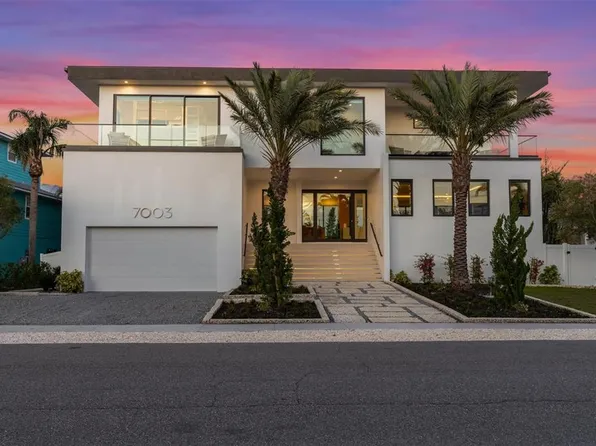 7003 Holmes Blvd, Holmes Beach, FL 34217