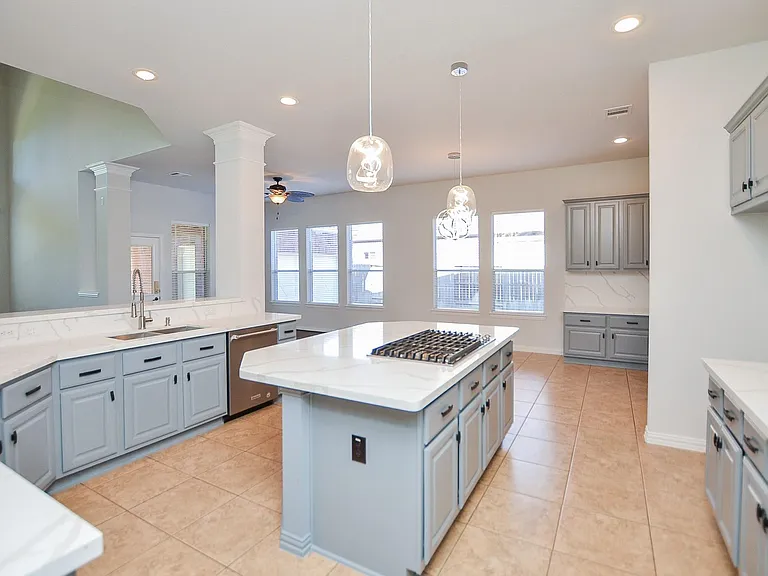 4315 Village Forest Dr — Photo 12
