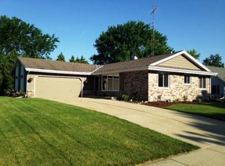 1286 Lily Rd, Oconomowoc, WI 53066