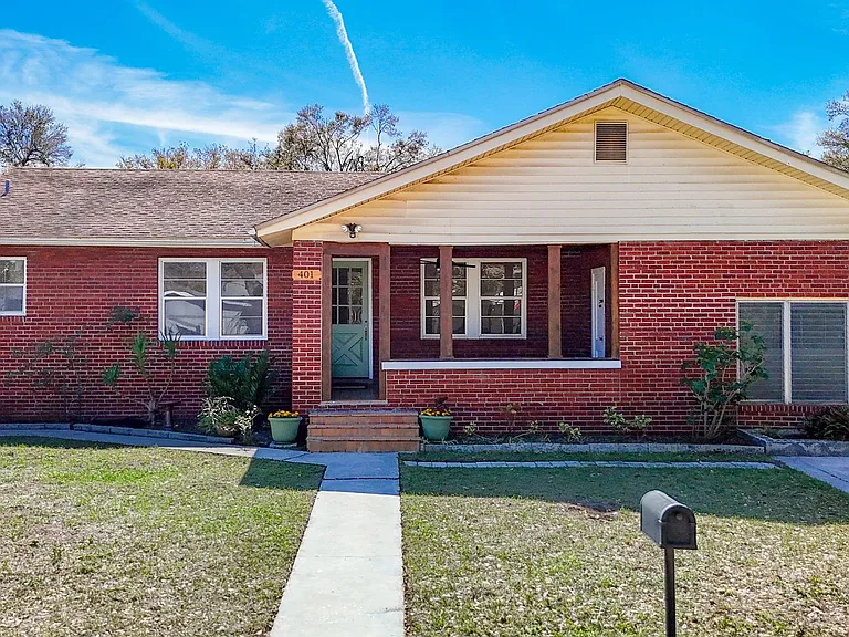 401 E Lambright St — Photo 1