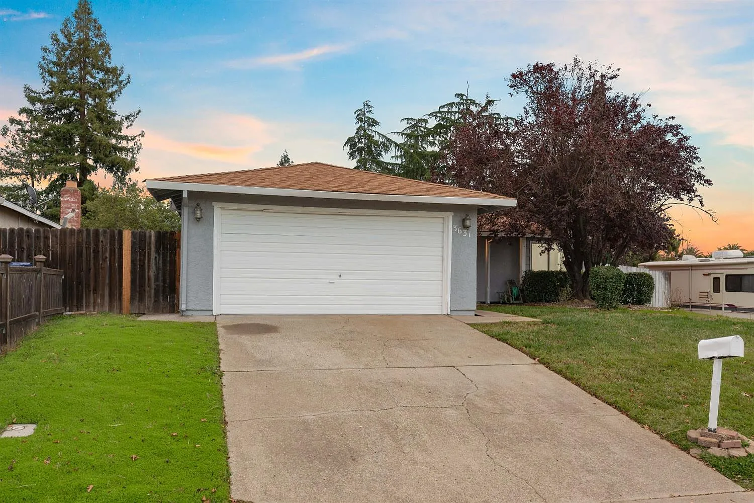 3631 Lyra St photo 1