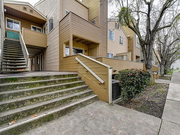 2nd image of 1019 Dornajo Way APT 260