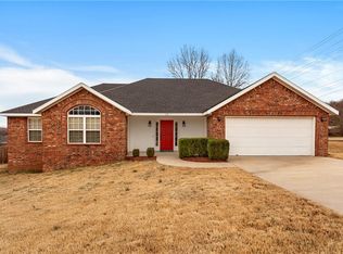 32 N Usa Dr, Fayetteville, AR 72701