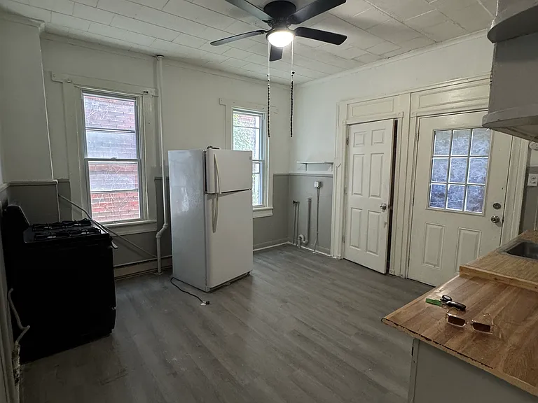 60-62 W Maple St #1 — Photo 11