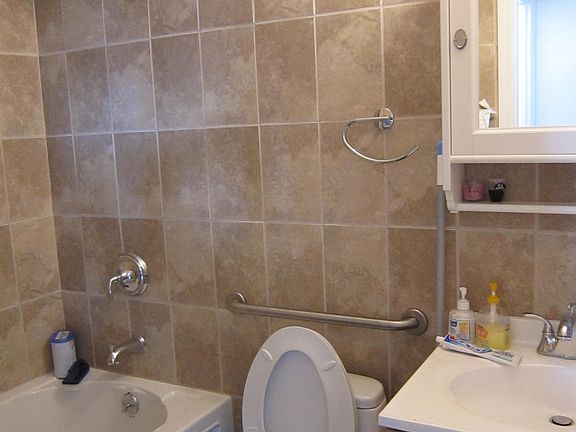 4th image of 3138 137th St APT 3A
