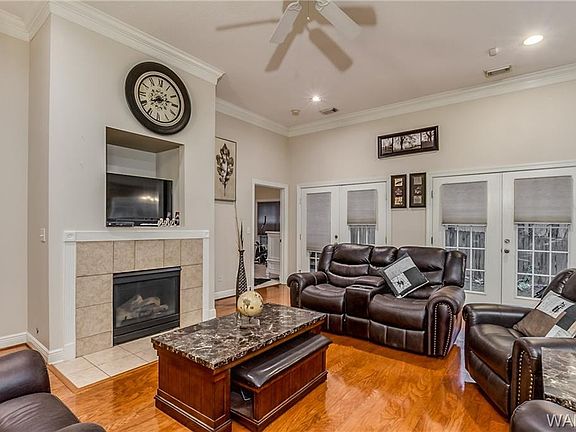 3rd image of 4849 Easton Dr