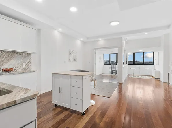 2 Hawthorne Pl APT 17C, Boston, MA 02114