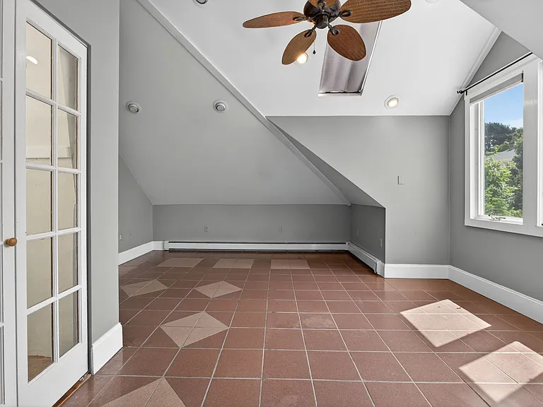 190 Kendrick Ave — Photo 15