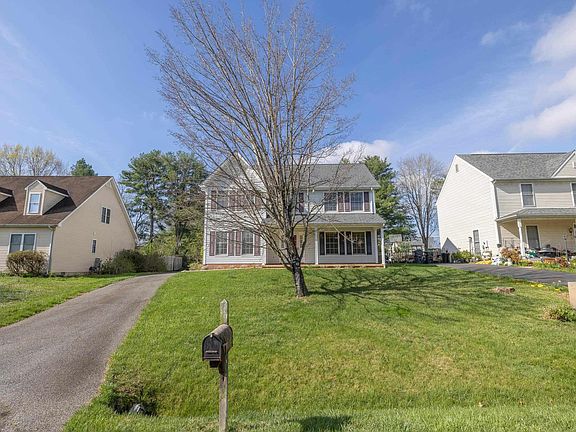 2nd image of 1547 Broad Crossing Rd