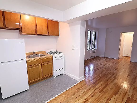 3rd image of 86-95 208th St #2E
