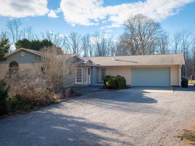 5827 N Sturgeon Rd, Midland, MI, 48642