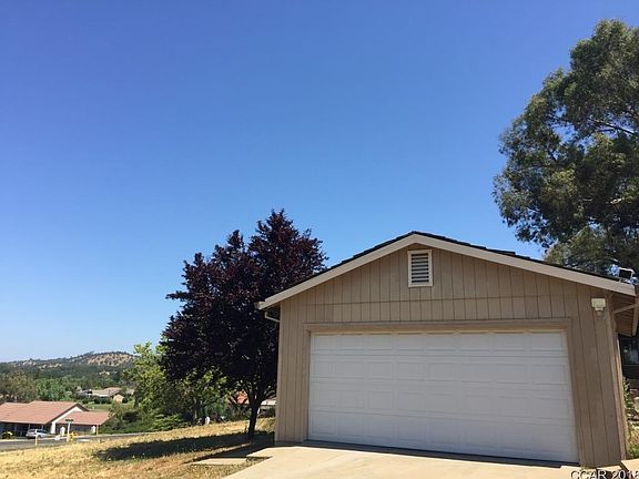 2nd image of 2303 Huckleberry Ln