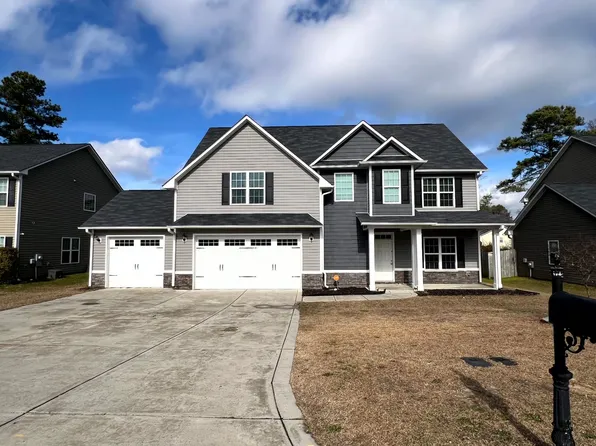 2458 Market Hill Dr, Fayetteville, NC 28306