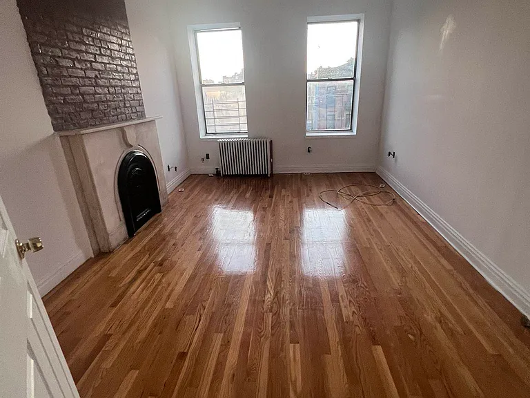 692 9th Ave #5-B — Photo 1