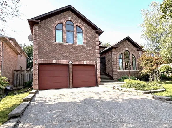54 Cityview Cir, Barrie, ON L4N 7V1