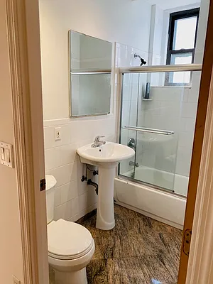 Rented by Bank Neary | media 25