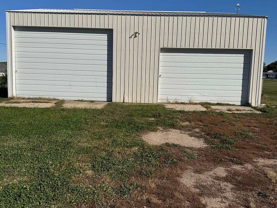 2nd image of 606 1st Ave