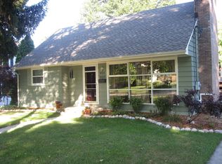 W59N456 Hilgen Ave, Cedarburg, WI 53012