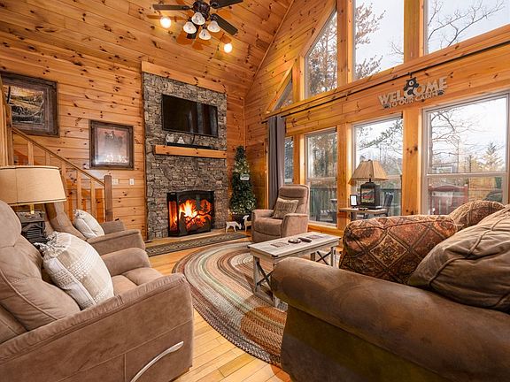 3rd image of 44 Riverside Dr