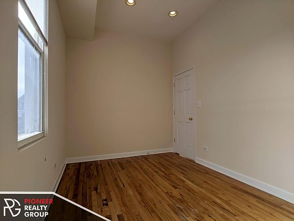 5th image of 3417 N Janssen Ave #2G