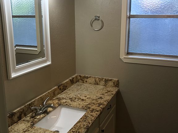 5th image of 310 N Pasadena St