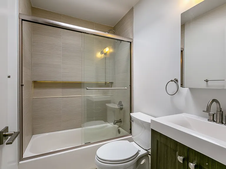 4053 W 23rd St #D — Photo 16
