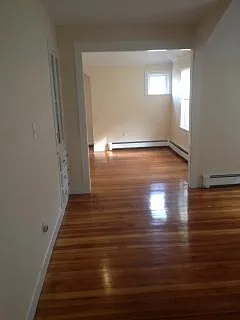 Main St — Photo 5
