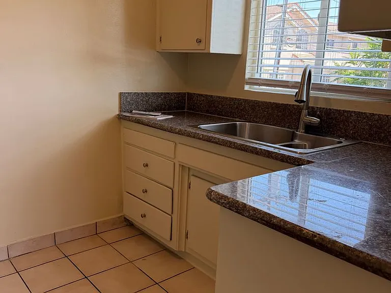616-618 S Santa Anita Ave — Photo 5