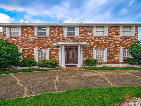 2284 Colombo Dr, Harvey, LA 70058