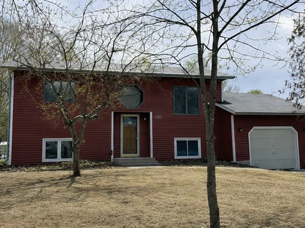 1020 Benedict Dr, Sauk Rapids, MN 56379