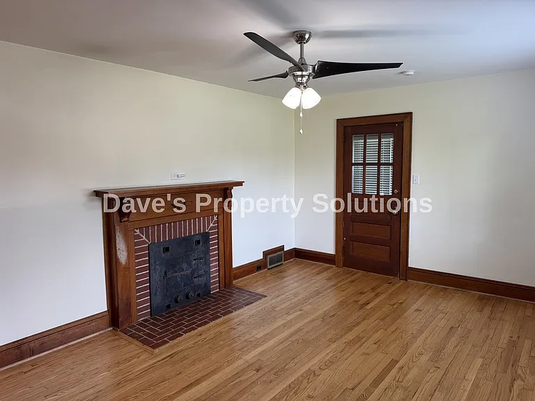 1001 W Clemmonsville Rd — Photo 11
