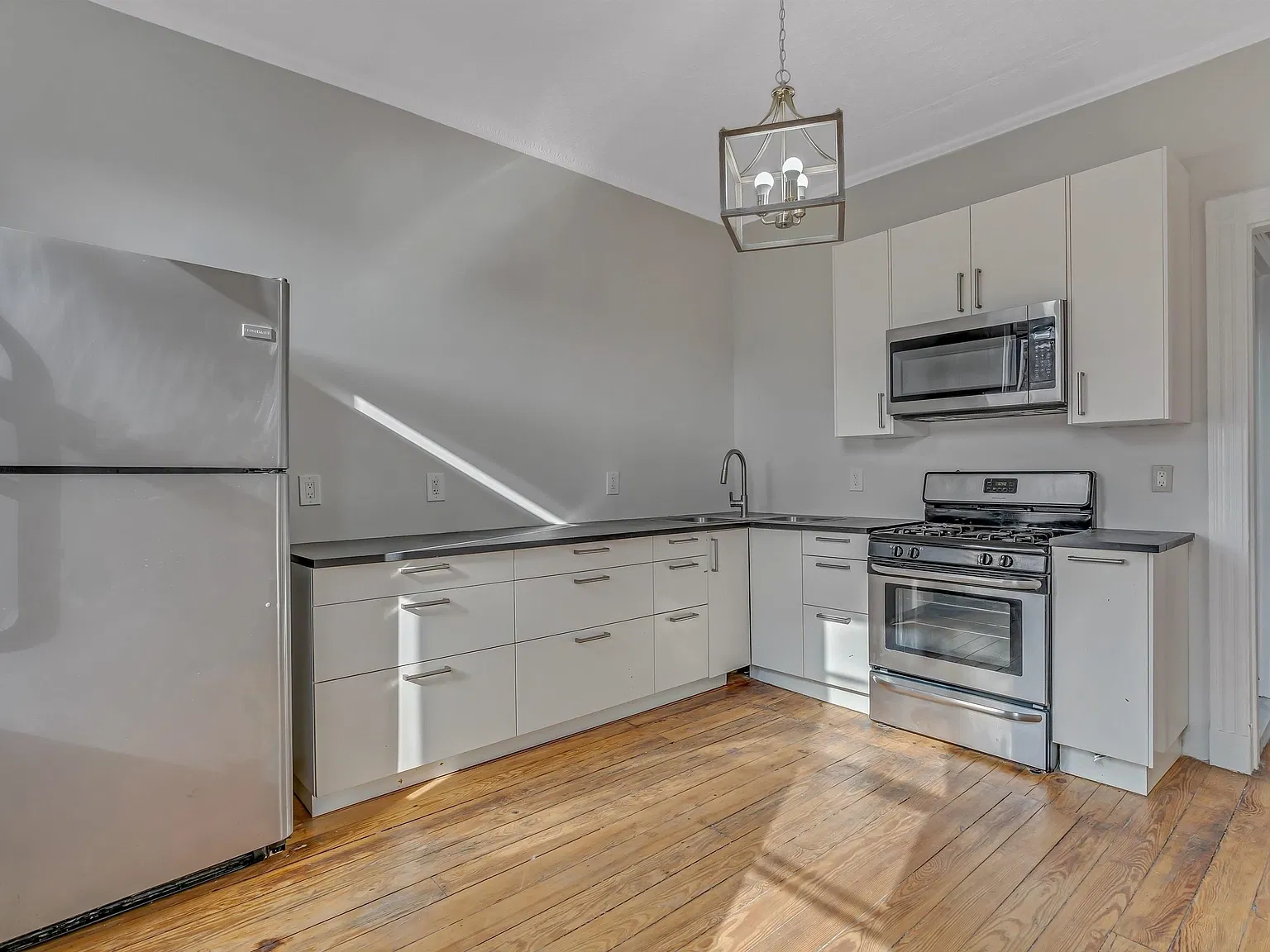 3 bed, 1.0 bath, $3,200 — Photo 1