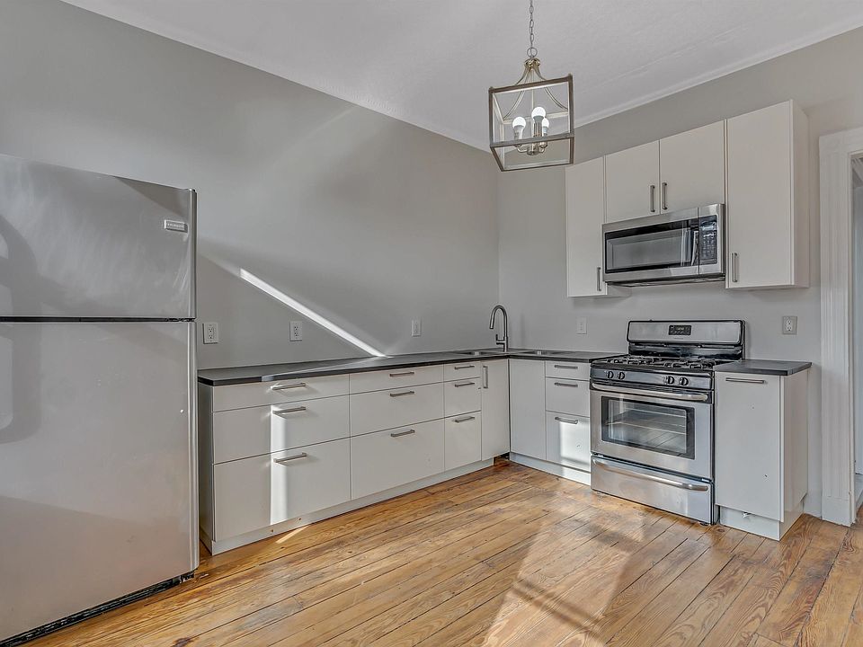 1st image of 319 26th St #2