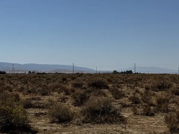 67 W Vac Vic Ave, Lancaster, CA 93536