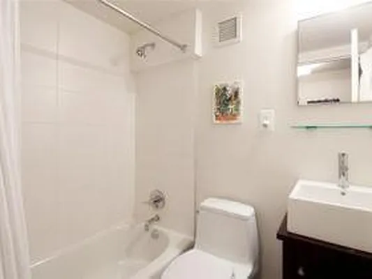 Rented by Anchor Associates | media 38