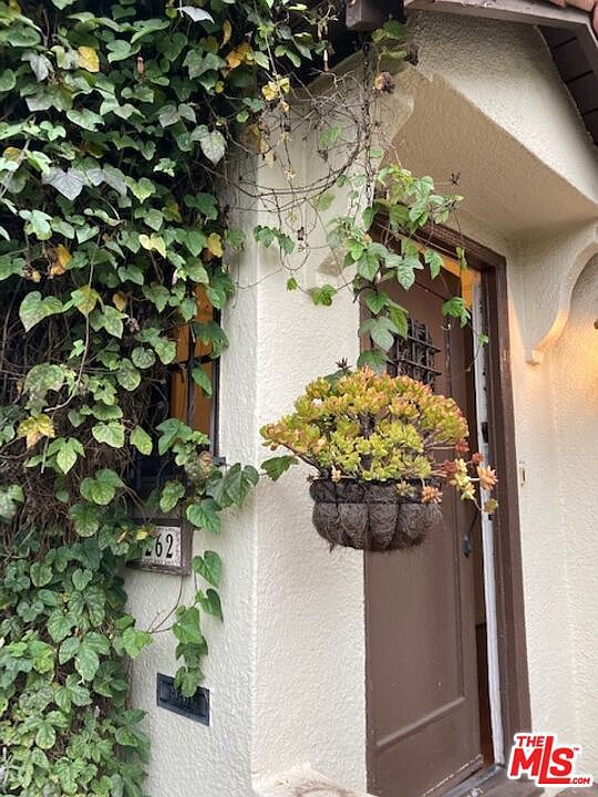 1st image of 1262 S Citrus Ave