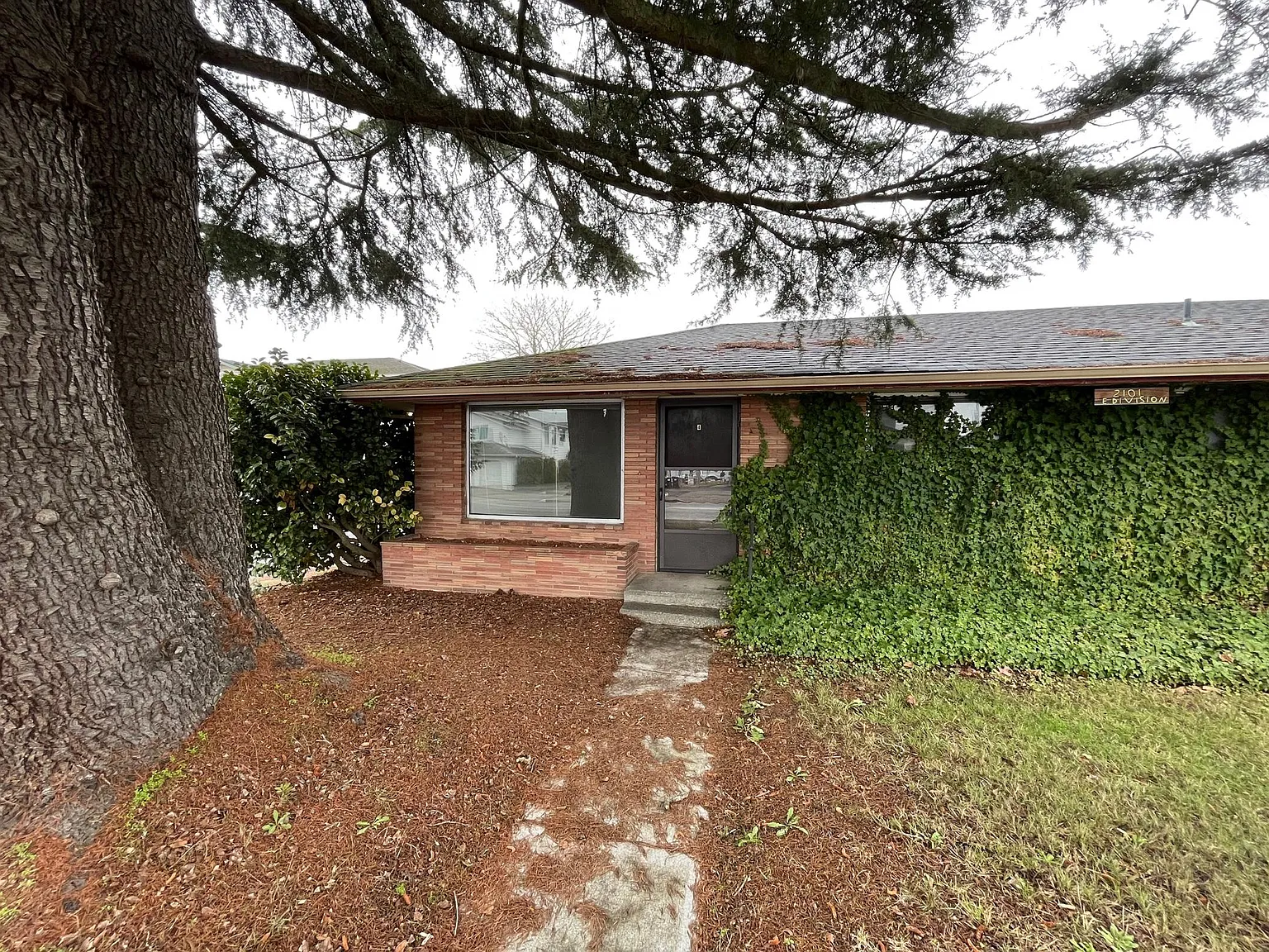 2 bed, 750 sqft, $1,750 — Photo 1
