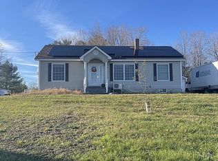 152 Turkey Ln, Auburn, ME 04210