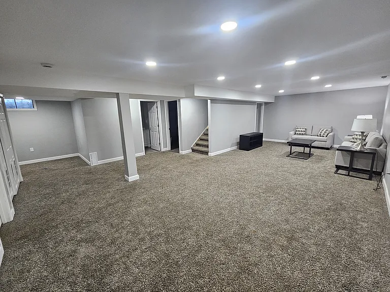 240 Michele Ave — Photo 9