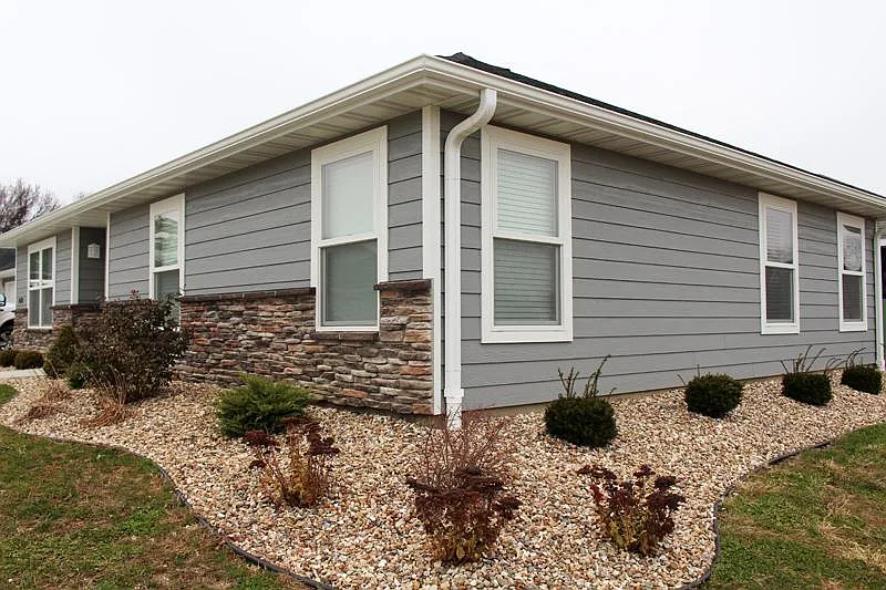 1501 Winsor Dr photo 1