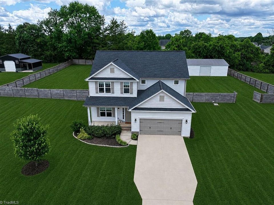 1st image of 139 Wade Eaton Dr