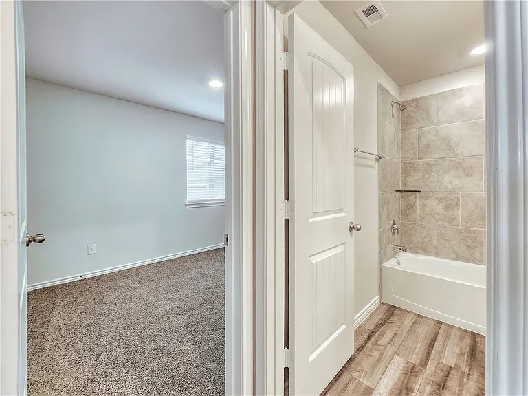 6130 Darlington Ave — Photo 7