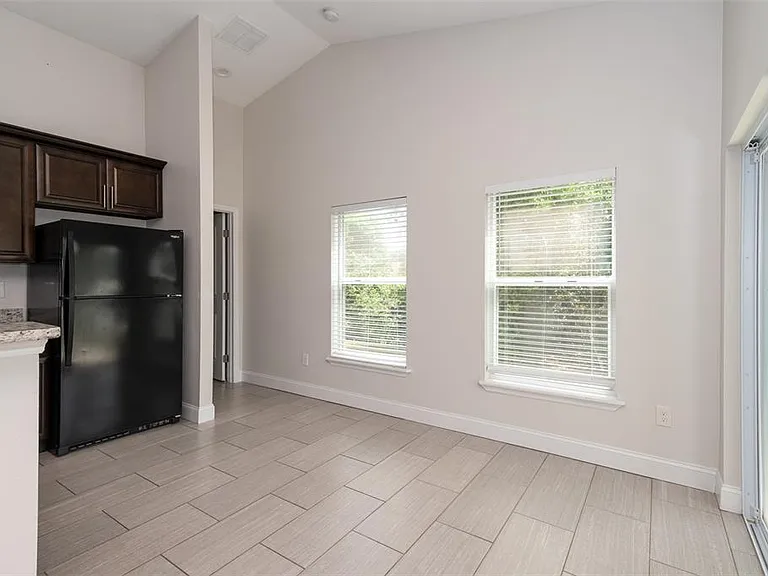 1206 Beechdale Ct — Photo 5
