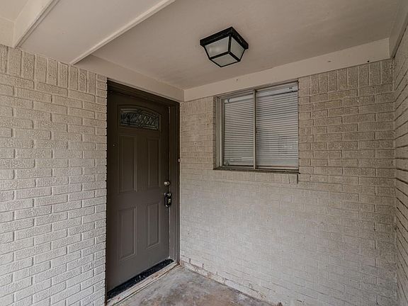 4th image of 121 Glynn St
