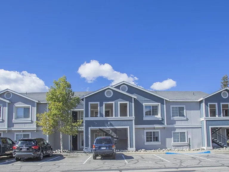 Blue River Apartments — Photo 16