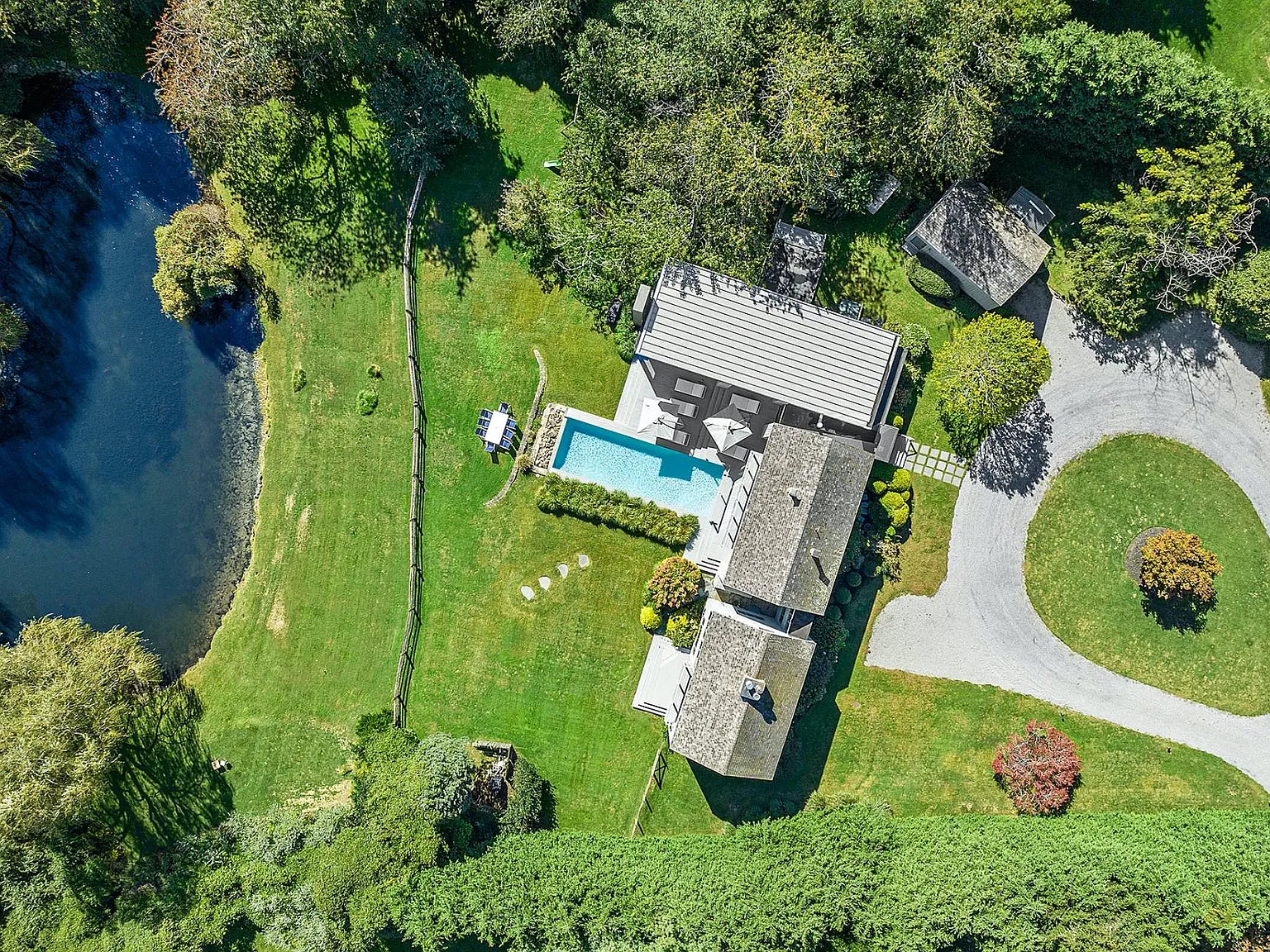 Water Mill South with Pond Views and Pool — Photo 4