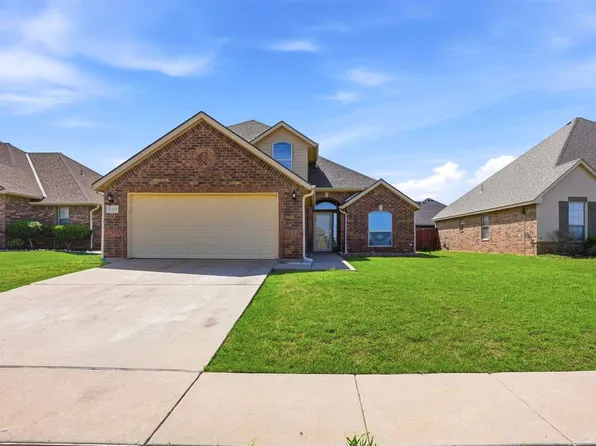 2405 SW Oxford Dr, Lawton, OK 73505