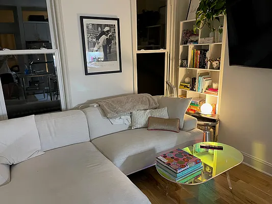 Rented by Compass | media 12